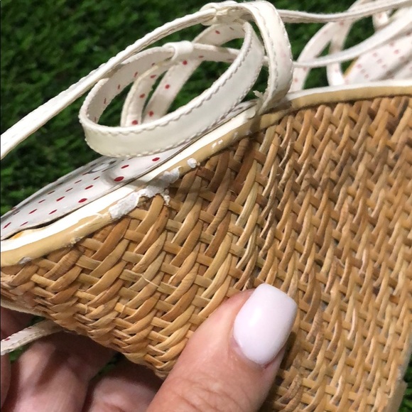 🌺Guess wrap up platform white strappy sandals - Picture 5 of 7